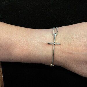 ZINA~VTG Designer Sterling Silver Double chained Curved Cross ✝️ Bracelet 7"